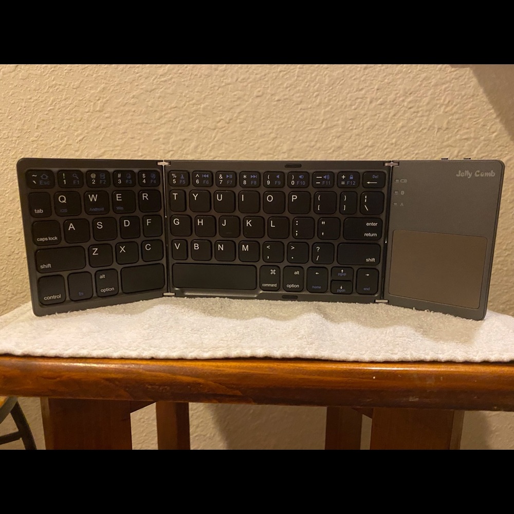 Tri~Fold Keyboard With Touchpad